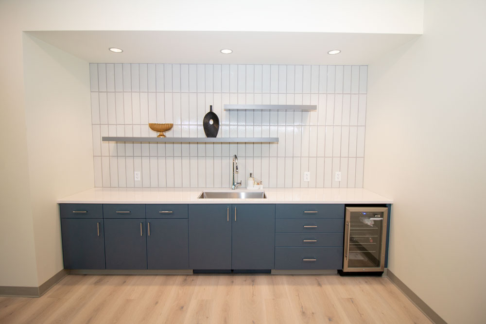 https://jmusselmanconstruction.com/wp-content/uploads/2025/05/New-York-Life-11.jpg